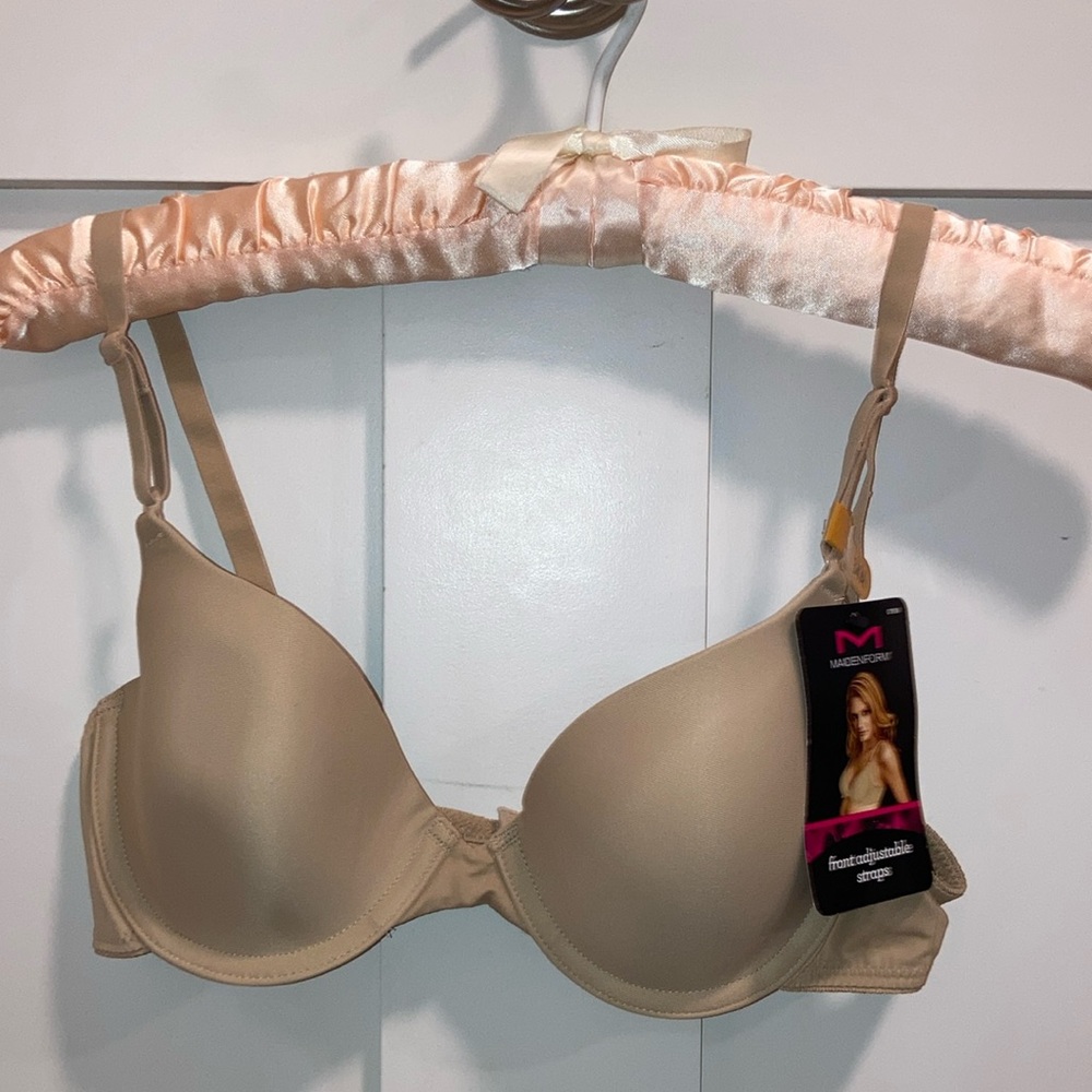 Intimate bra. NWT. Maidenform.